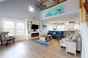 997 Austin St, Gilchrist, TX 77617 - Photo 17