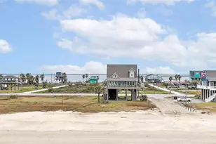 997 Austin St, Gilchrist, TX 77617 - Photo 5