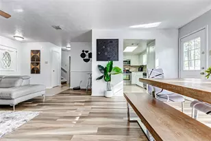 92 N Deerfoot Cir, The Woodlands, TX 77380 - Photo 5