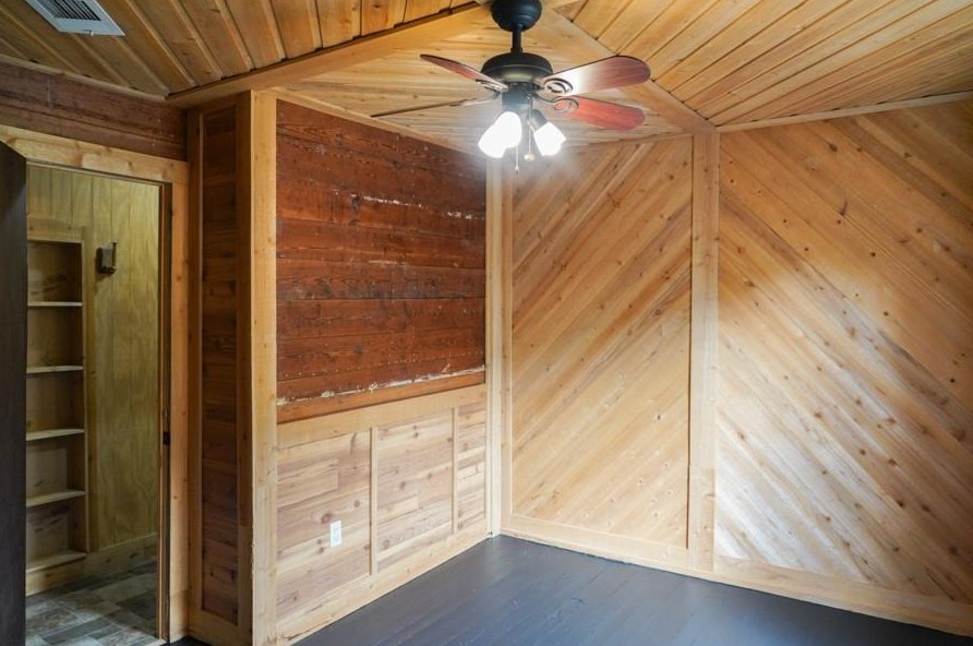 802 Wharton St, Jones Creek TX  77437-3555 exterior