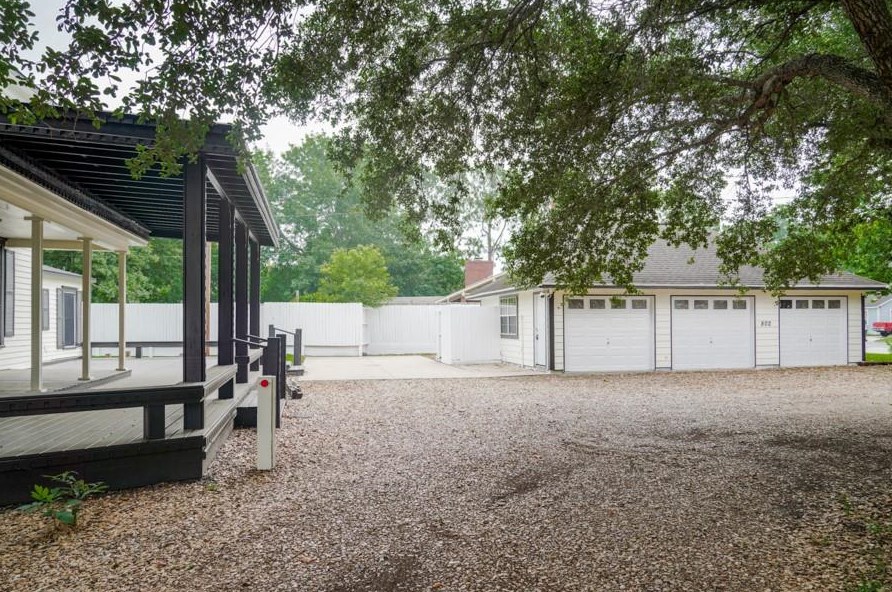 802 Wharton St, Jones Creek TX  77437-3555 exterior