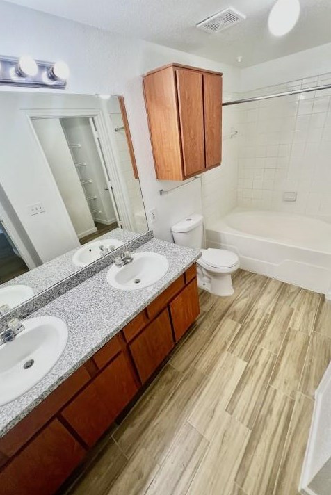 6620 Gessner Rd, Houston TX  77036-3812 exterior