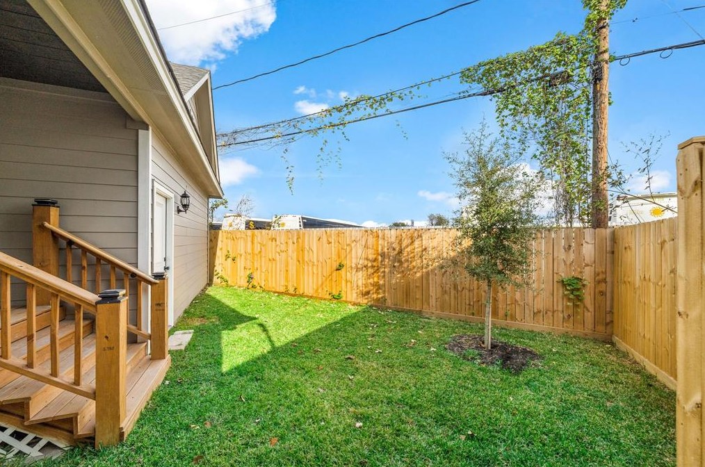 504 Vincent St, Houston TX  77009-4637 exterior