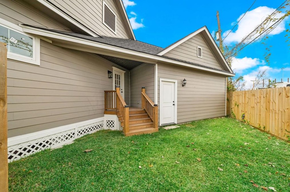 504 Vincent St, Houston TX  77009-4637 exterior