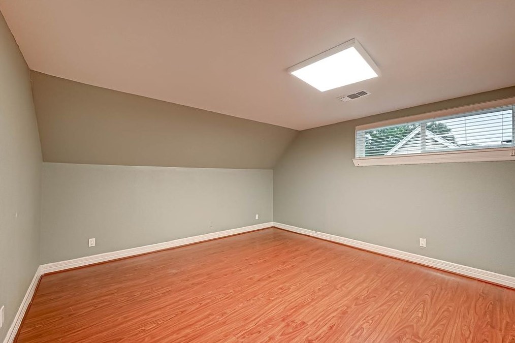 2015 Chaparral Dr, Houston TX  77043-2401 exterior