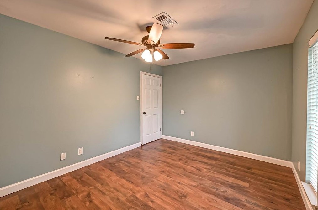 2015 Chaparral Dr, Houston TX  77043-2401 exterior