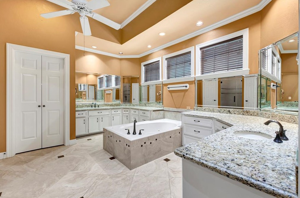14622 Lofty Mtn Trl, Houston TX  77062-3244 exterior