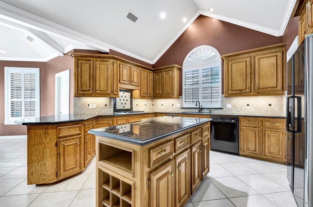 14622 Lofty Mtn Trl, Houston TX  77062-3244 exterior