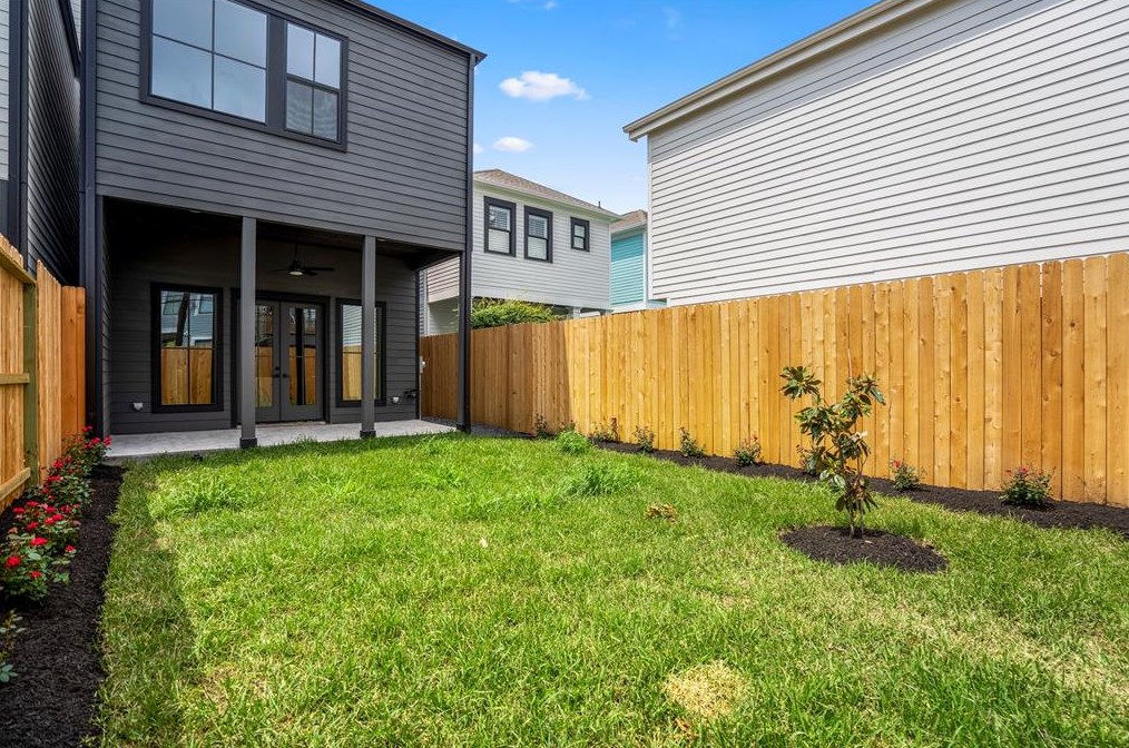 221 23 St, Houston TX  77008-1407 exterior