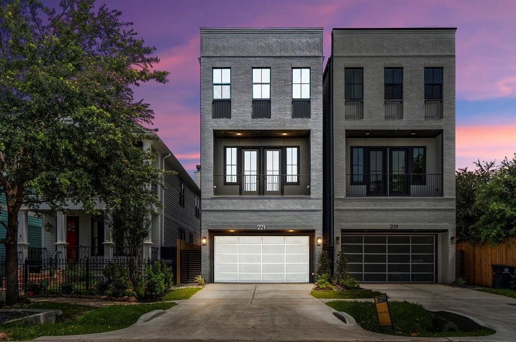 221 23 St, Houston TX  77008-1407 exterior