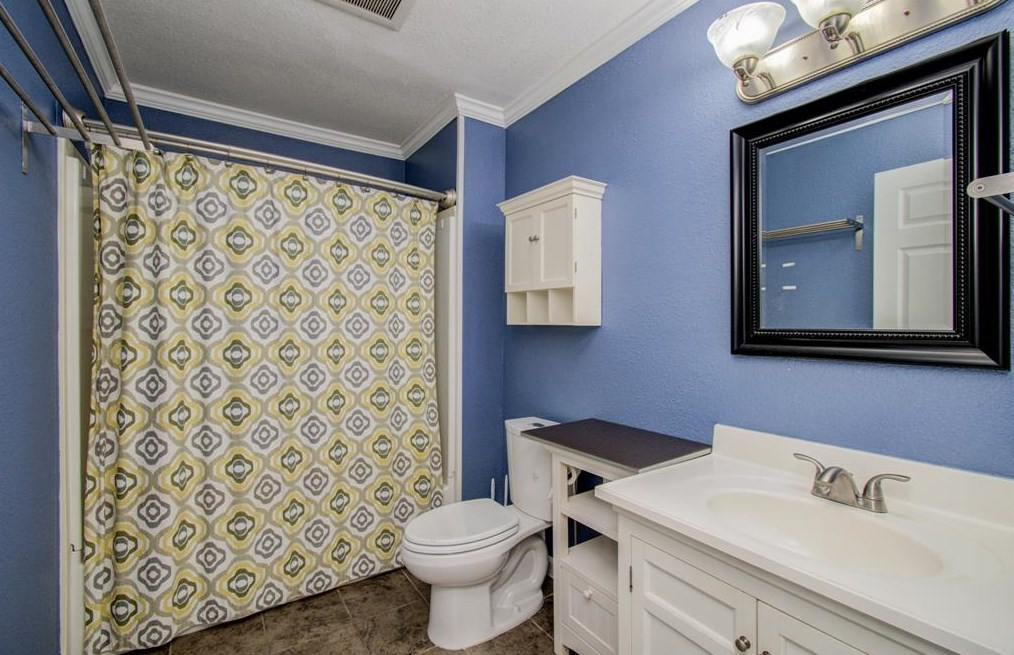 2110 Summer St, Houston TX  77007-4157 exterior