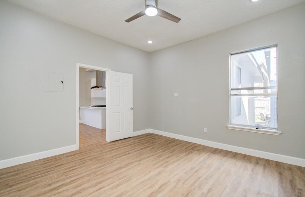 2110 Summer St, Houston TX  77007-4157 exterior