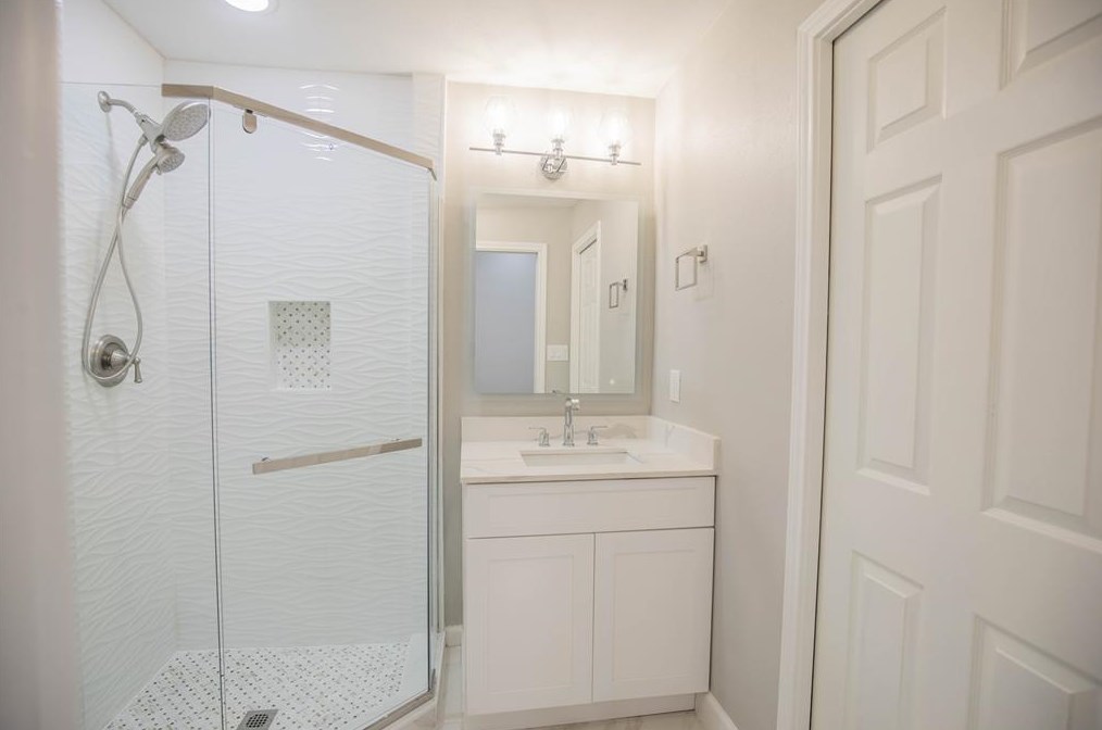 2110 Summer St, Houston TX  77007-4157 exterior