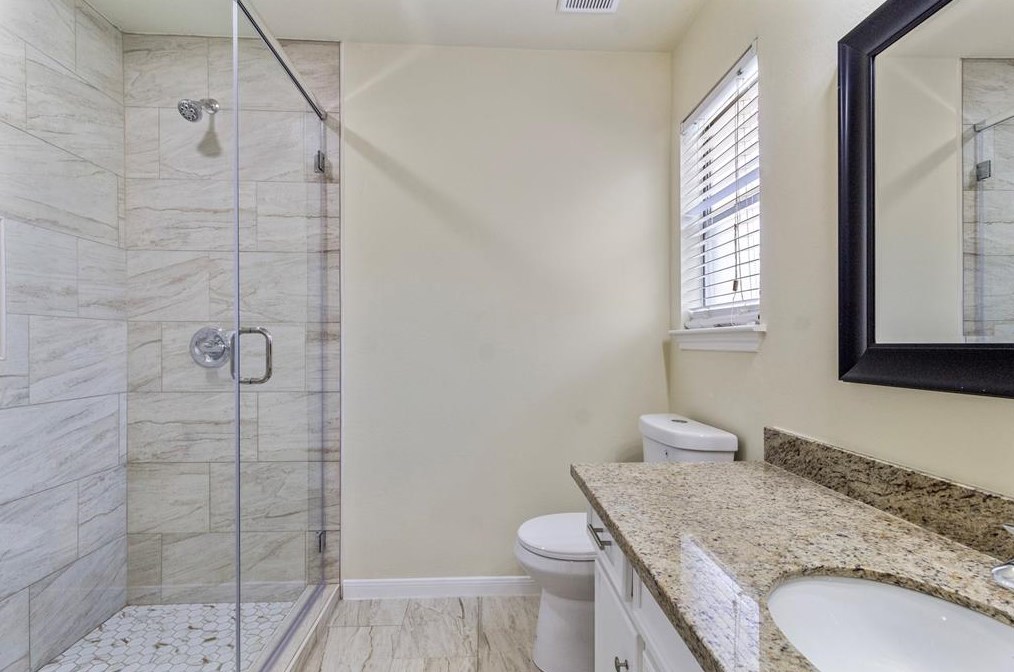 4806 Charade Dr, Houston TX  77066-2625 exterior