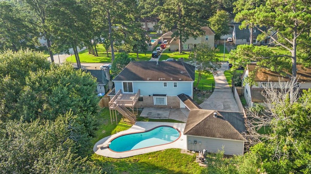 4806 Charade Dr, Houston TX  77066-2625 exterior