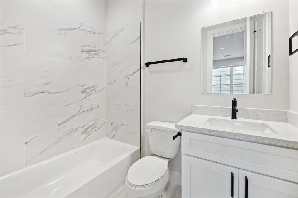 1037 17 St, Houston TX  77008-3436 exterior