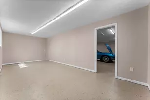 420 E Lake Dr, Livingston, TX 77351 - Photo 37