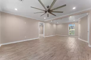 420 E Lake Dr, Livingston, TX 77351 - Photo 15
