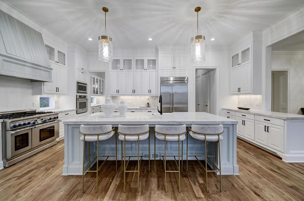 2111 Troon Rd, Houston TX  77019-1511 exterior