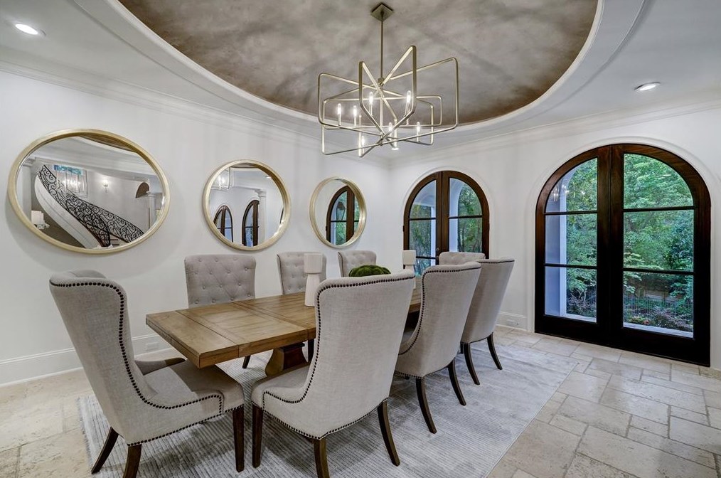 2111 Troon Rd, Houston TX  77019-1511 exterior