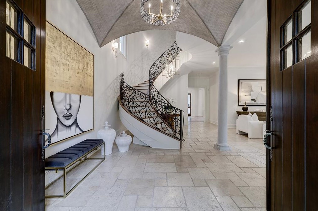 2111 Troon Rd, Houston TX  77019-1511 exterior