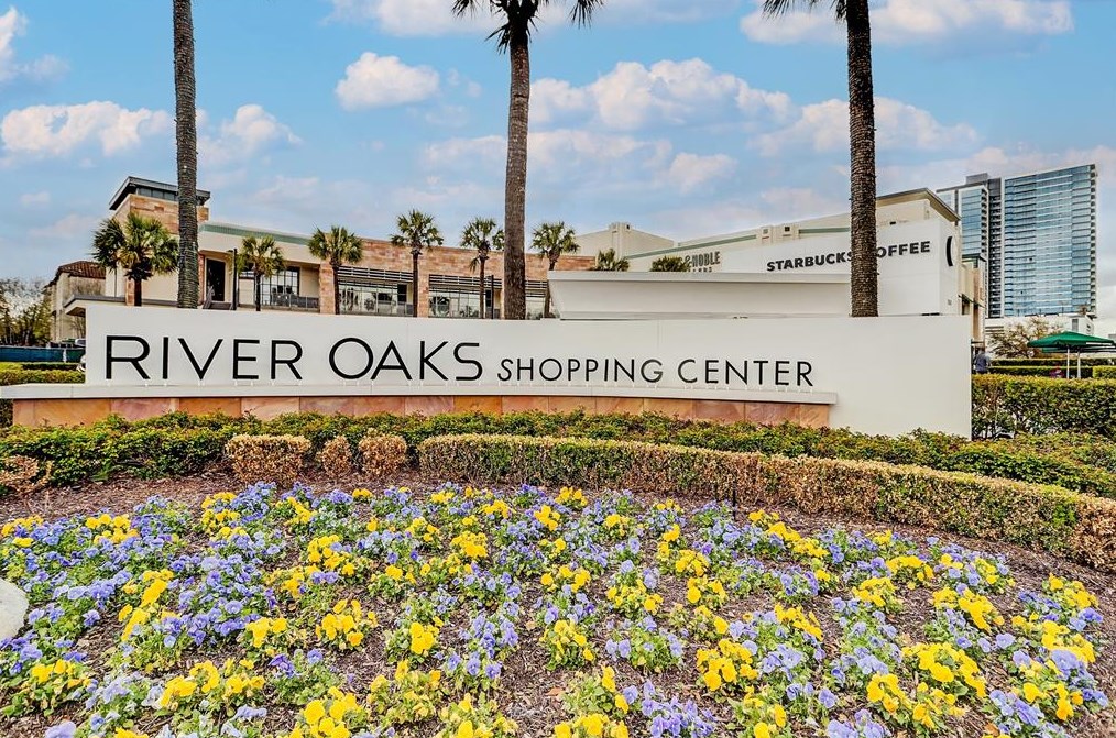 2111 Troon Rd, Houston TX  77019-1511 exterior