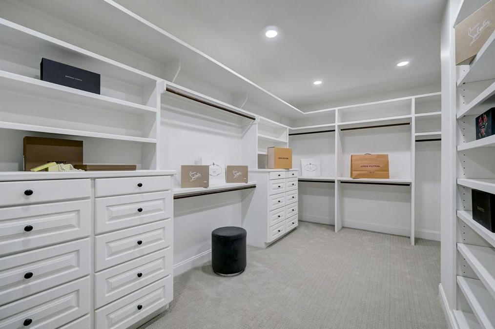 2111 Troon Rd, Houston TX  77019-1511 exterior