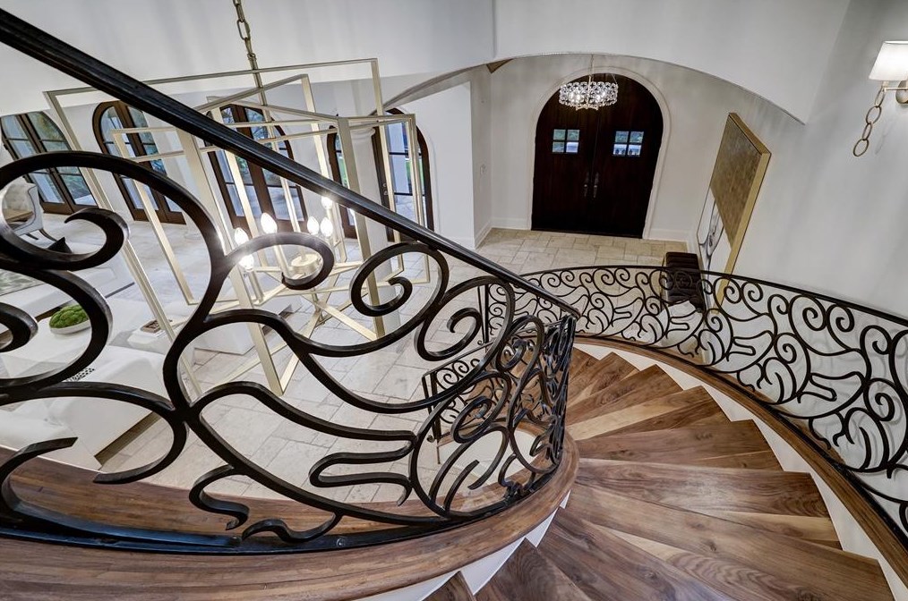 2111 Troon Rd, Houston TX  77019-1511 exterior