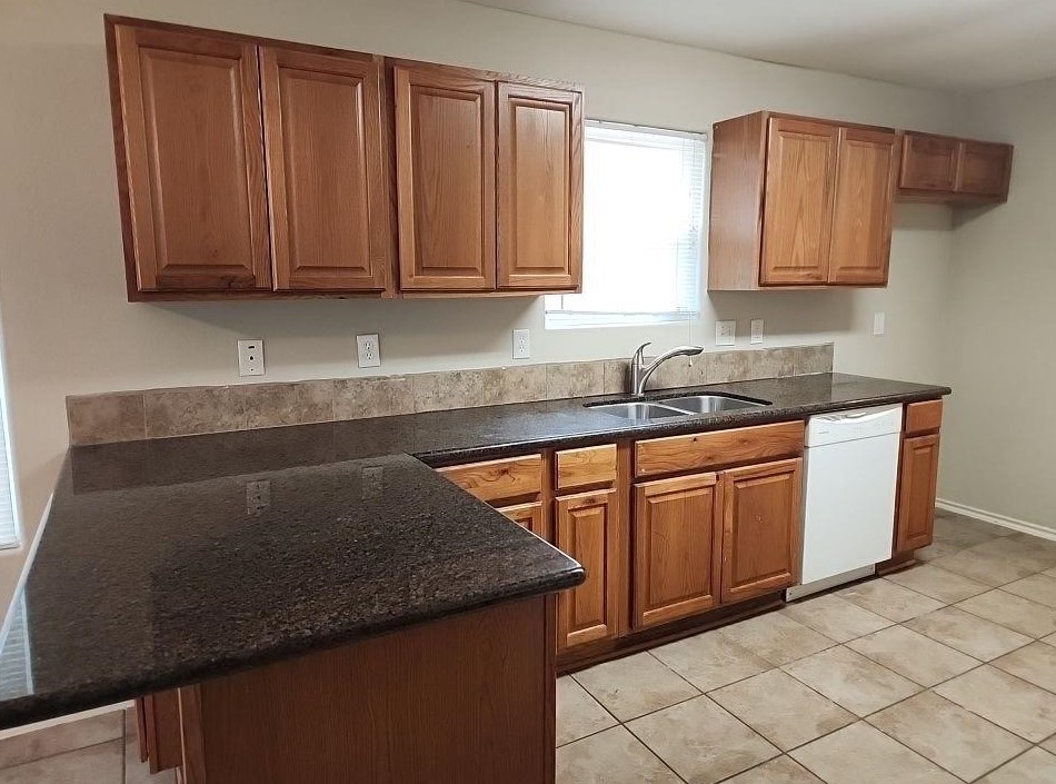 3723 Dogwood Trl, Baytown TX  77521-2787 exterior