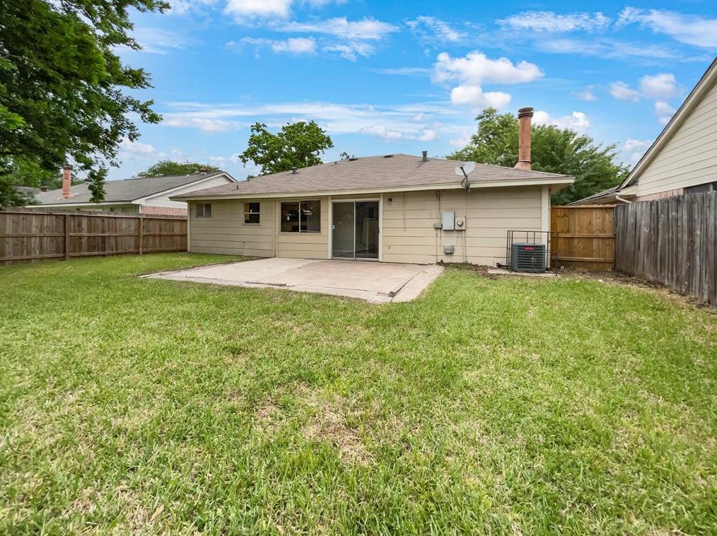 16207 Camino Del Sol Dr, Houston TX  77083-3749 exterior