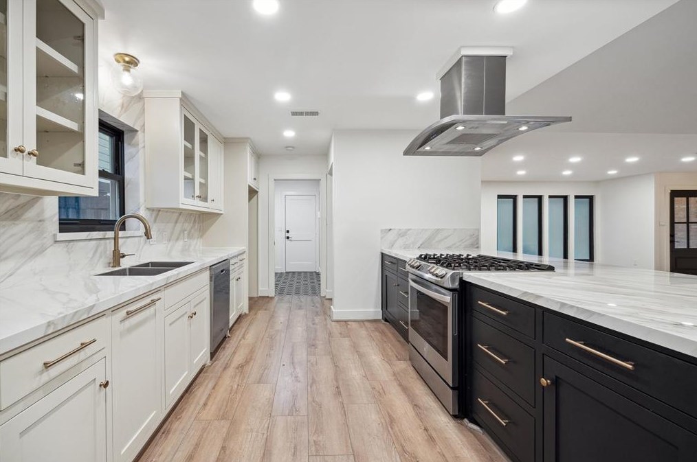 18114 Oakhampton Dr, Houston TX  77084-3261 exterior