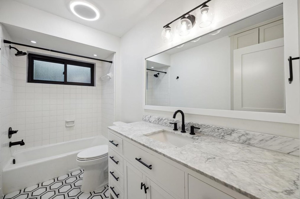 18114 Oakhampton Dr, Houston TX  77084-3261 exterior
