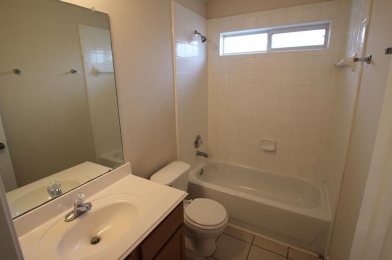 10702 Lyndon Mdw Dr, Houston TX  77095-6669 exterior