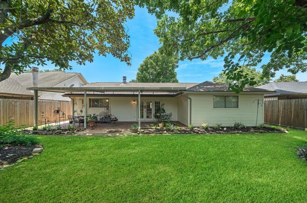 431 Leicester Ln, Houston TX  77034-5447 exterior