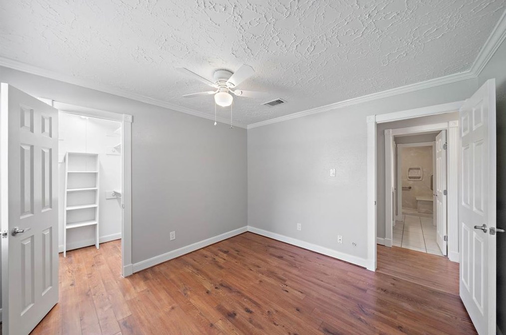 431 Leicester Ln, Houston TX  77034-5447 exterior