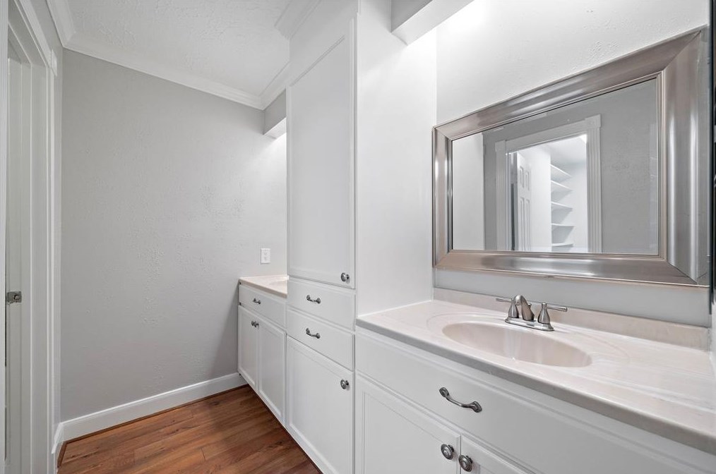 431 Leicester Ln, Houston TX  77034-5447 exterior