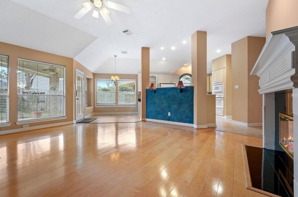 12119 Ember Isles Ln, Houston TX  77041-6683 exterior