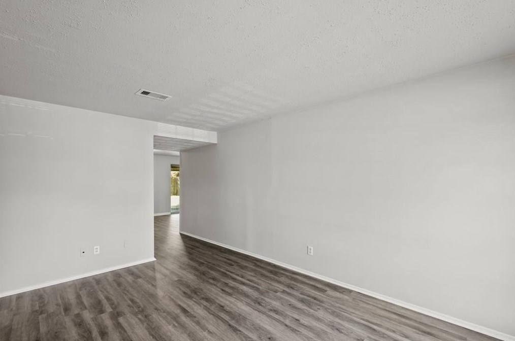 4015 Heatherbloom Dr, Houston TX  77045-5616 exterior