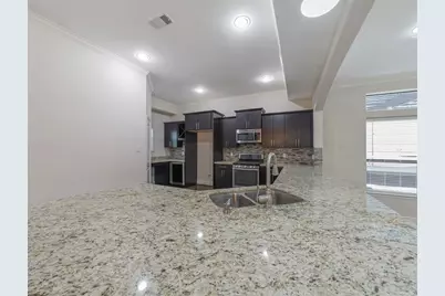 1615 W 24th Street #B, Houston, TX 77008 - Photo 5