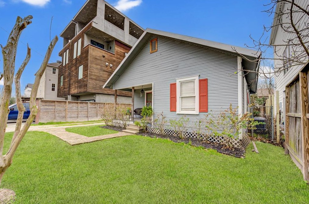 613 Malone St, Houston TX  77007-5121 exterior