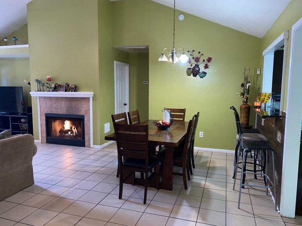 9211 Walnut Gln Dr, Houston TX  77064-9429 exterior