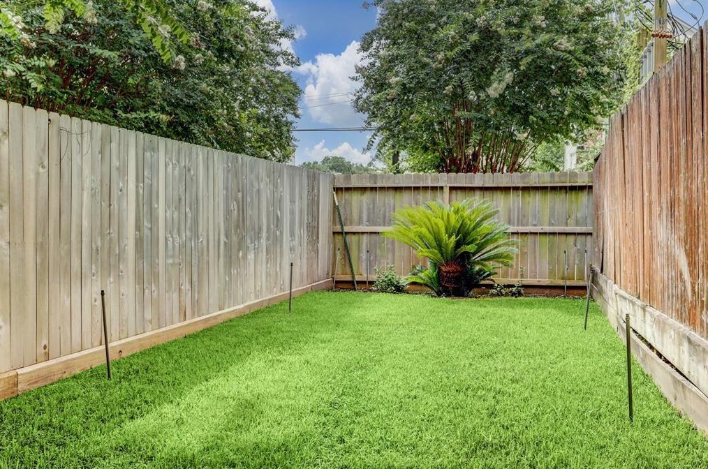 2308 Jackson St, Houston TX  77004-1234 exterior