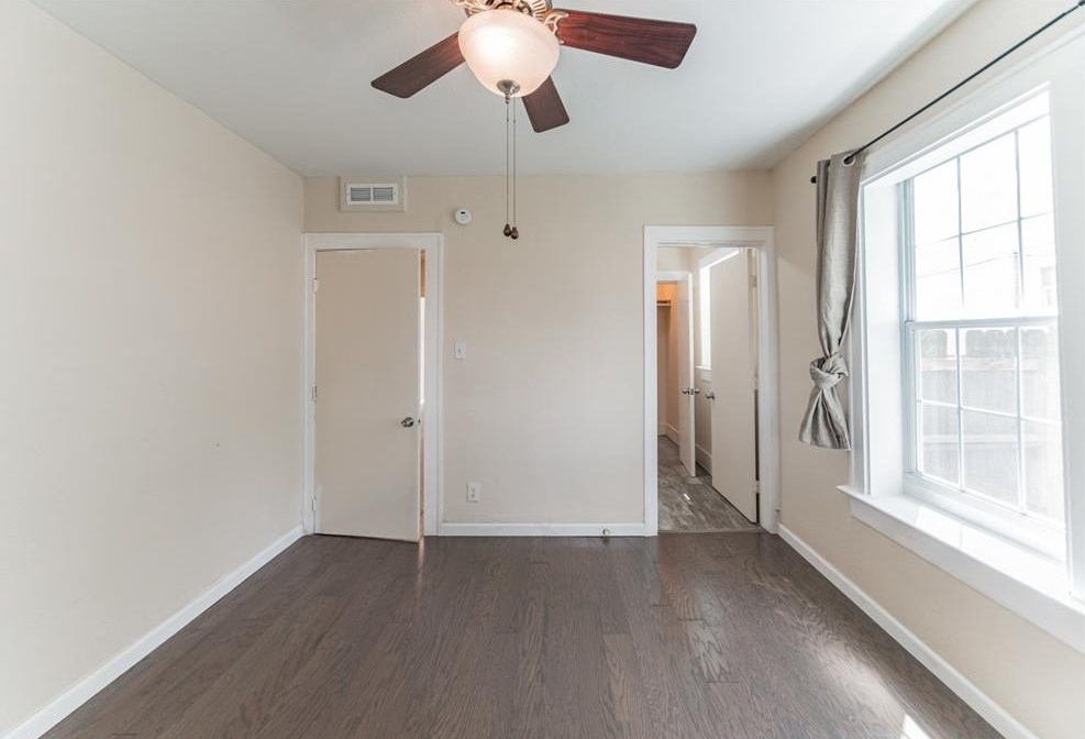 1628 Hawthorne, Houston TX  77006-4010 exterior