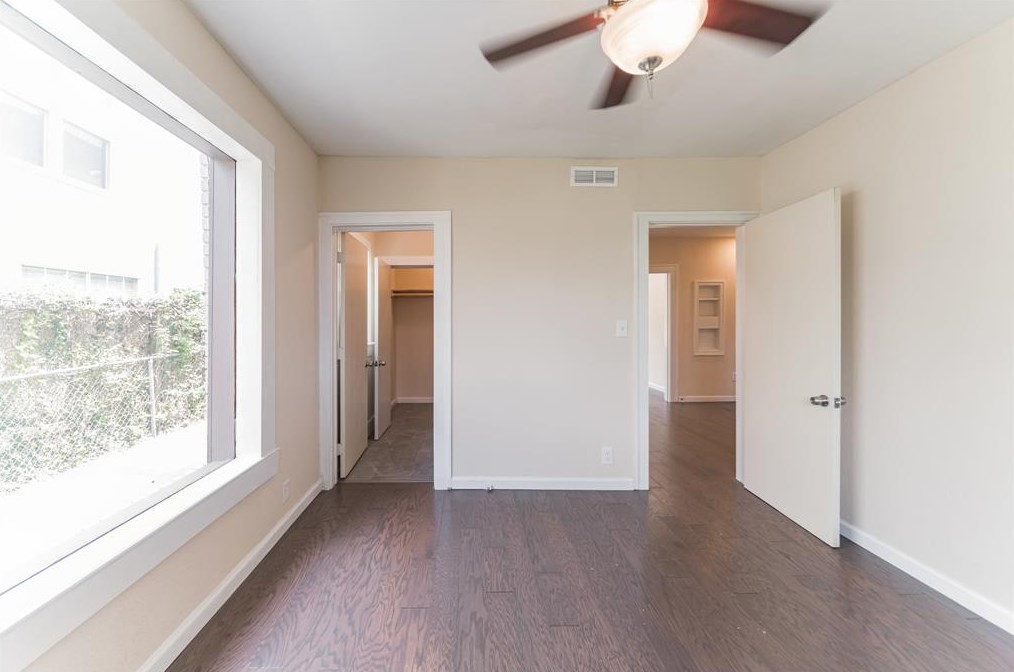 1628 Hawthorne, Houston TX  77006-4010 exterior