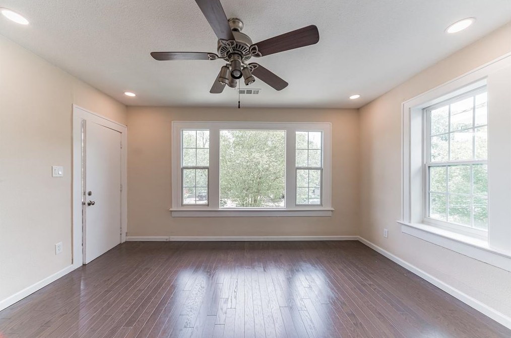 1628 Hawthorne, Houston TX  77006-4010 exterior