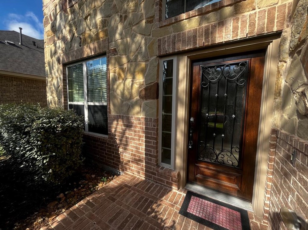 13827 Slate Mountain Ln, Houston TX  77044-3005 exterior