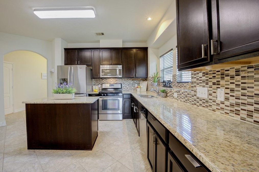 11714 Harristown Dr, Houston TX  77047-2577 exterior