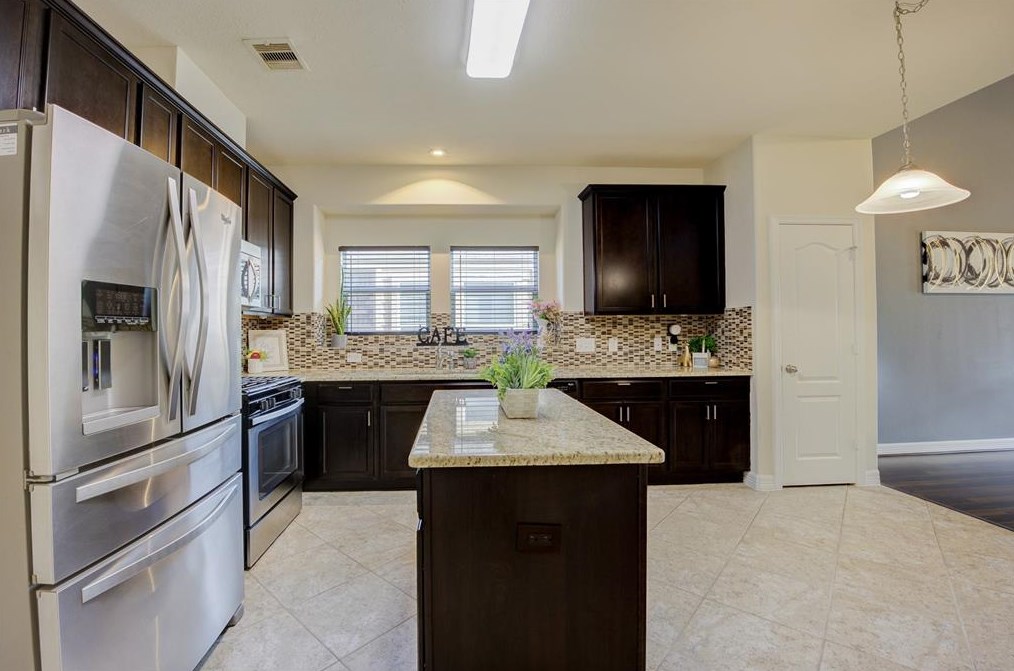 11714 Harristown Dr, Houston TX  77047-2577 exterior