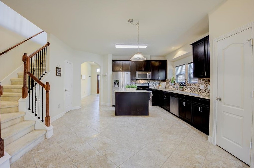 11714 Harristown Dr, Houston TX  77047-2577 exterior