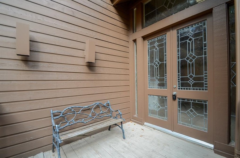 130 Sugarberry Cir, Houston TX  77024-7244 exterior